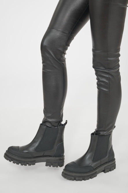 8S820-8435 Noir