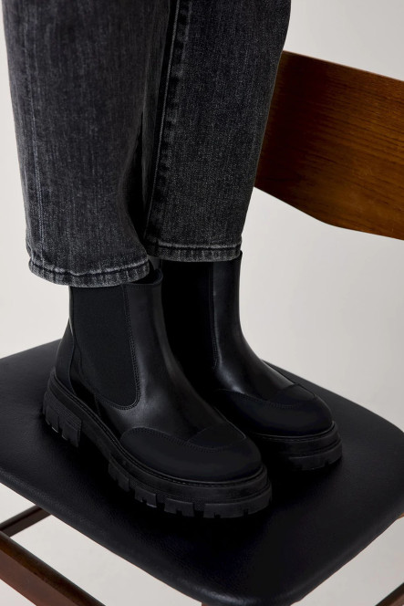 8S820-8435 Noir