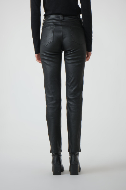 READY Noir