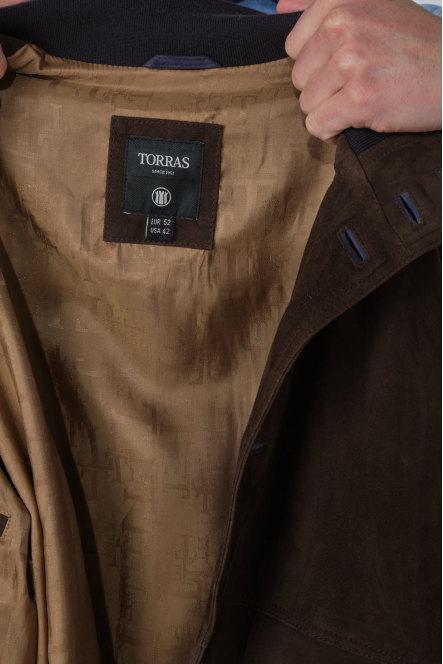 D89959 Marron