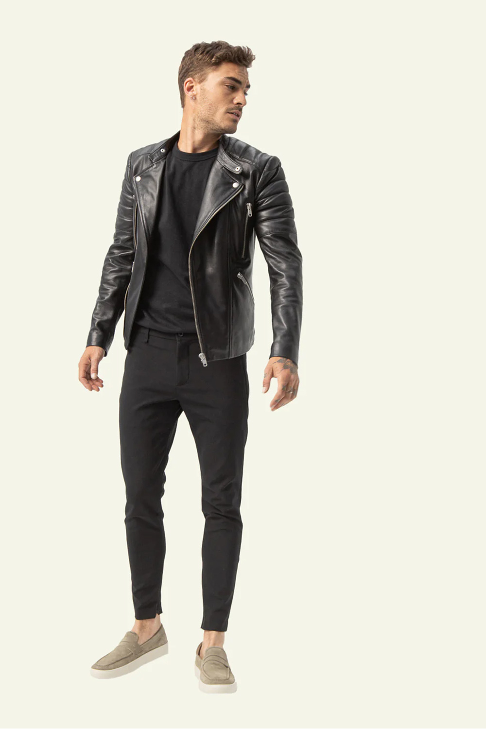 GLADIATOR BLACK